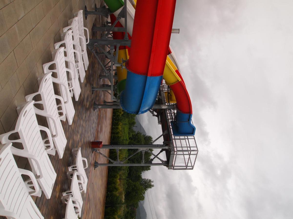 Vyshkove Tulipan Hotel Aquapark מראה חיצוני תמונה